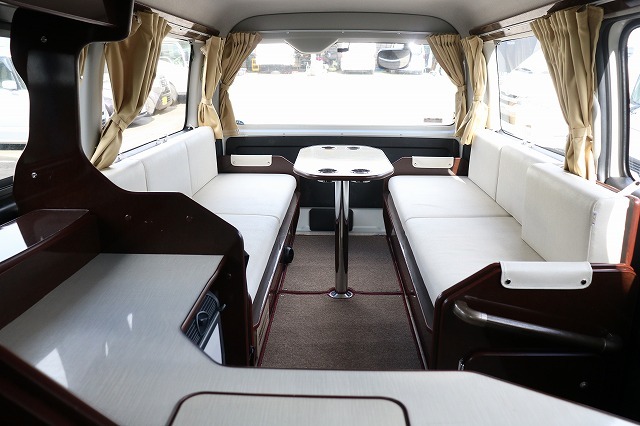 キャンピングカー バンコン ﾊｲｴｰｽ FOCS DSﾌﾟﾚﾐｱﾑ 4WD