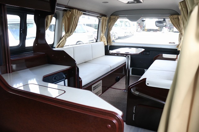 キャンピングカー バンコン ﾊｲｴｰｽ FOCS DSﾌﾟﾚﾐｱﾑ 4WD