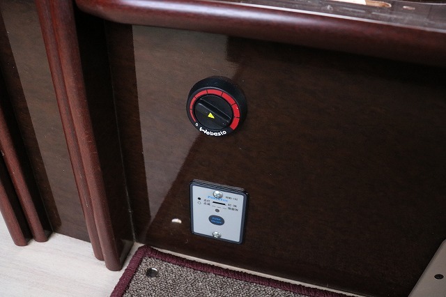 キャンピングカー バンコン ﾊｲｴｰｽ FOCS DSﾌﾟﾚﾐｱﾑ 4WD