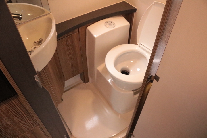 キャンピングカー キャブコン ｶﾑﾛｰﾄﾞ ﾊﾞﾝﾃｯｸ ｼﾞﾙ 家庭用ｴｱｺﾝ FF暖房