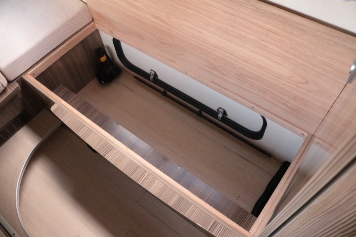 キャンピングカー キャブコン ｶﾑﾛｰﾄﾞ ﾊﾞﾝﾃｯｸ ｼﾞﾙ 家庭用ｴｱｺﾝ FF暖房