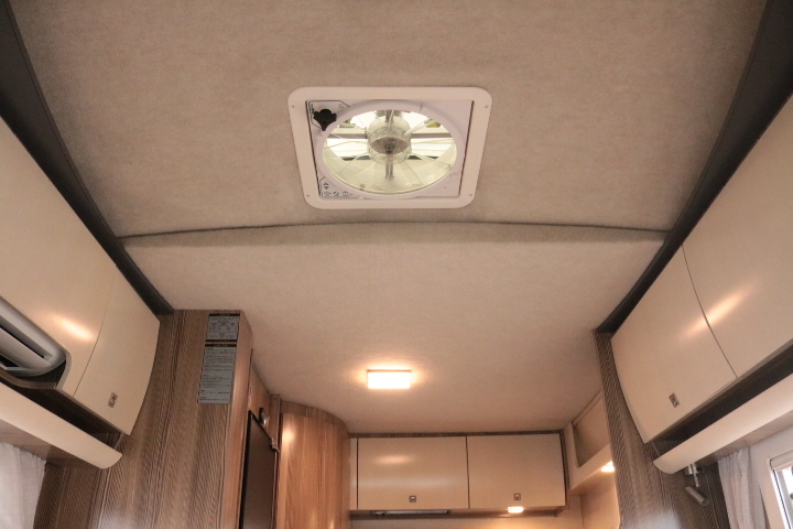 キャンピングカー キャブコン ｶﾑﾛｰﾄﾞ ﾊﾞﾝﾃｯｸ ｼﾞﾙ 家庭用ｴｱｺﾝ FF暖房