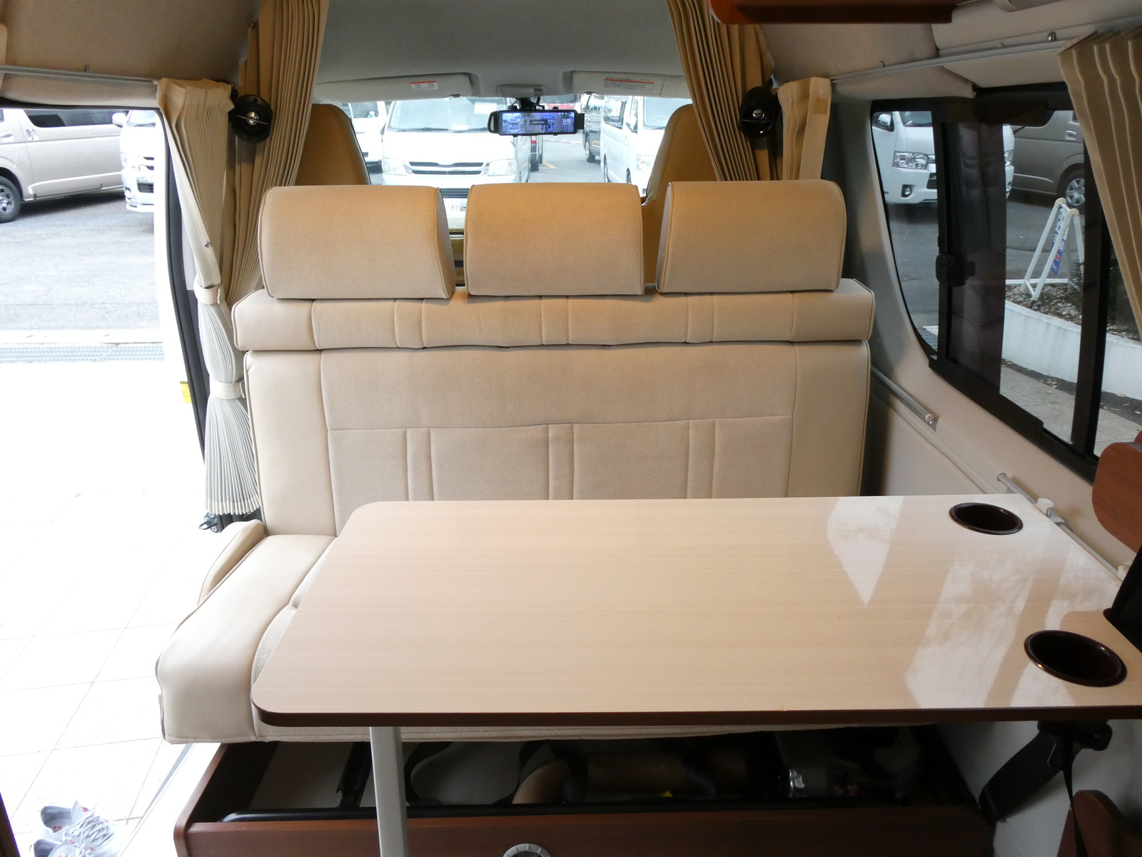 キャンピングカー バンコン ﾊｲｴｰｽ RVﾗﾝﾄﾞ ﾗﾝﾄﾞﾜｺﾞﾝﾛｾﾞ