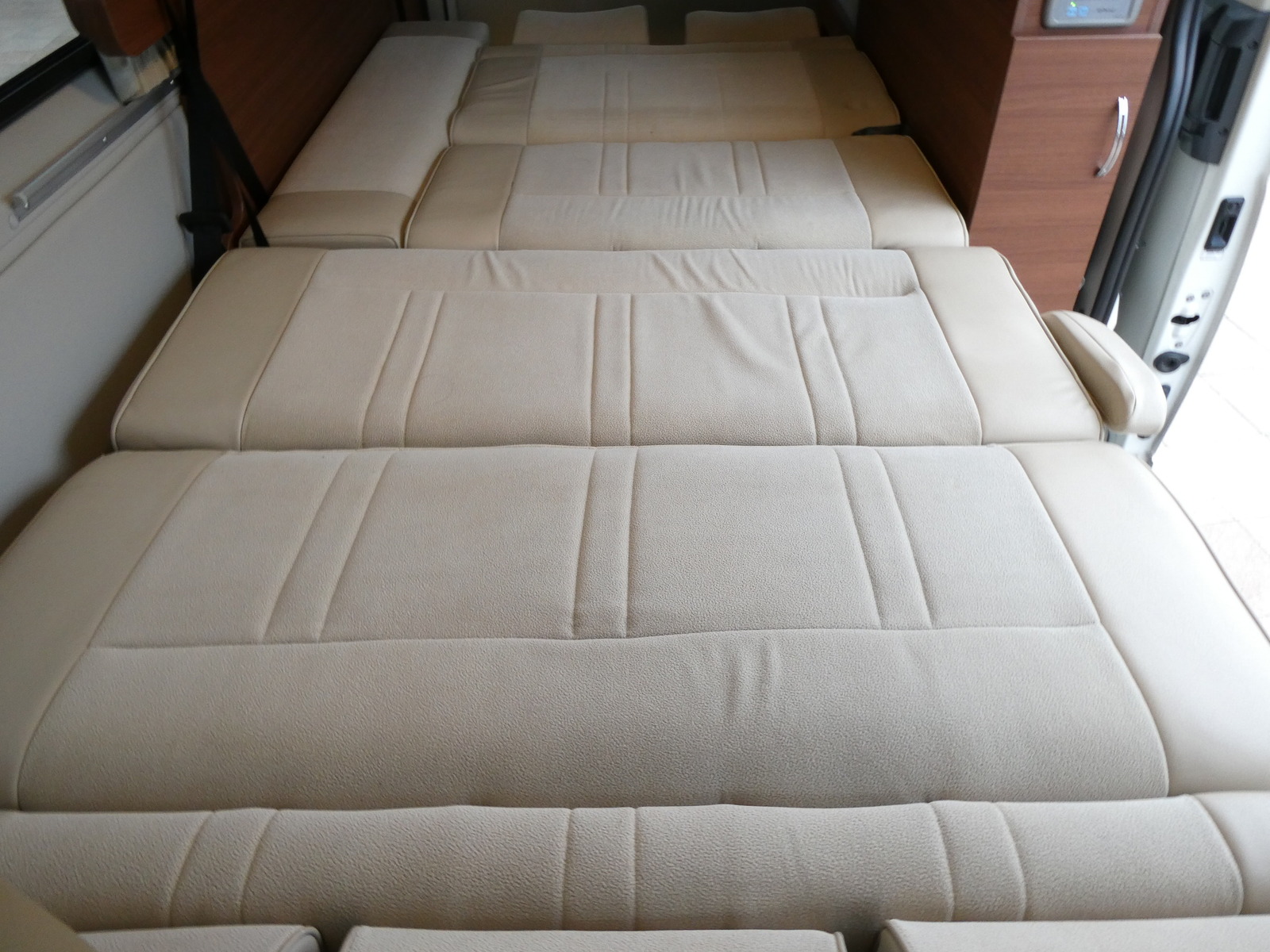 キャンピングカー バンコン ﾊｲｴｰｽ RVﾗﾝﾄﾞ ﾗﾝﾄﾞﾜｺﾞﾝﾛｾﾞ