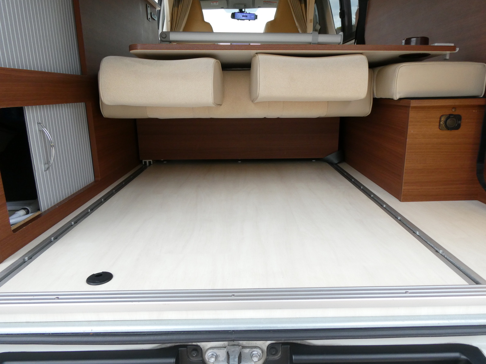 キャンピングカー バンコン ﾊｲｴｰｽ RVﾗﾝﾄﾞ ﾗﾝﾄﾞﾜｺﾞﾝﾛｾﾞ