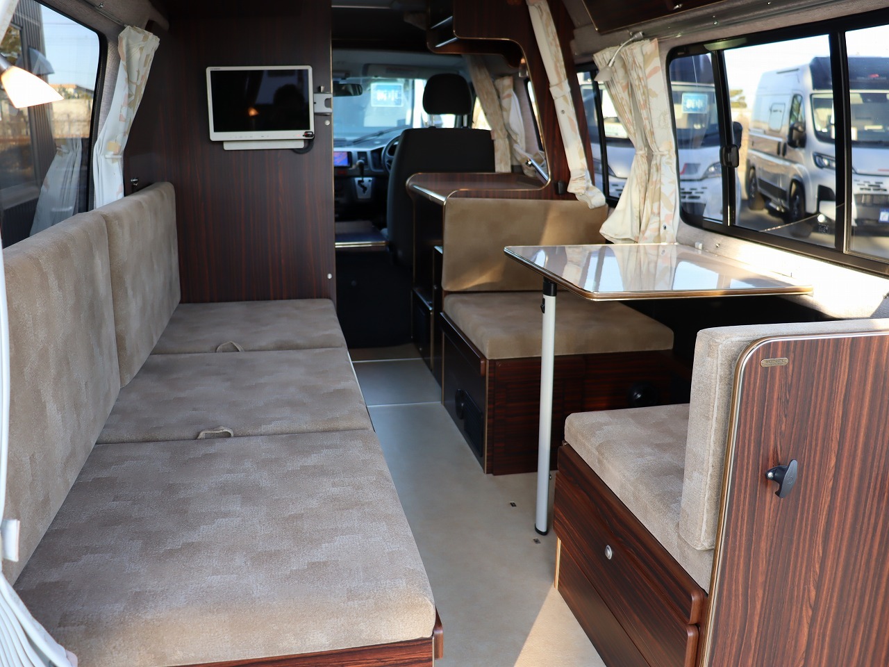 キャンピングカー バンコン ﾊｲｴｰｽ ﾘﾝｴｲ ﾊﾞｶﾝﾁｪｽﾀﾞｲﾈｯﾄ FF