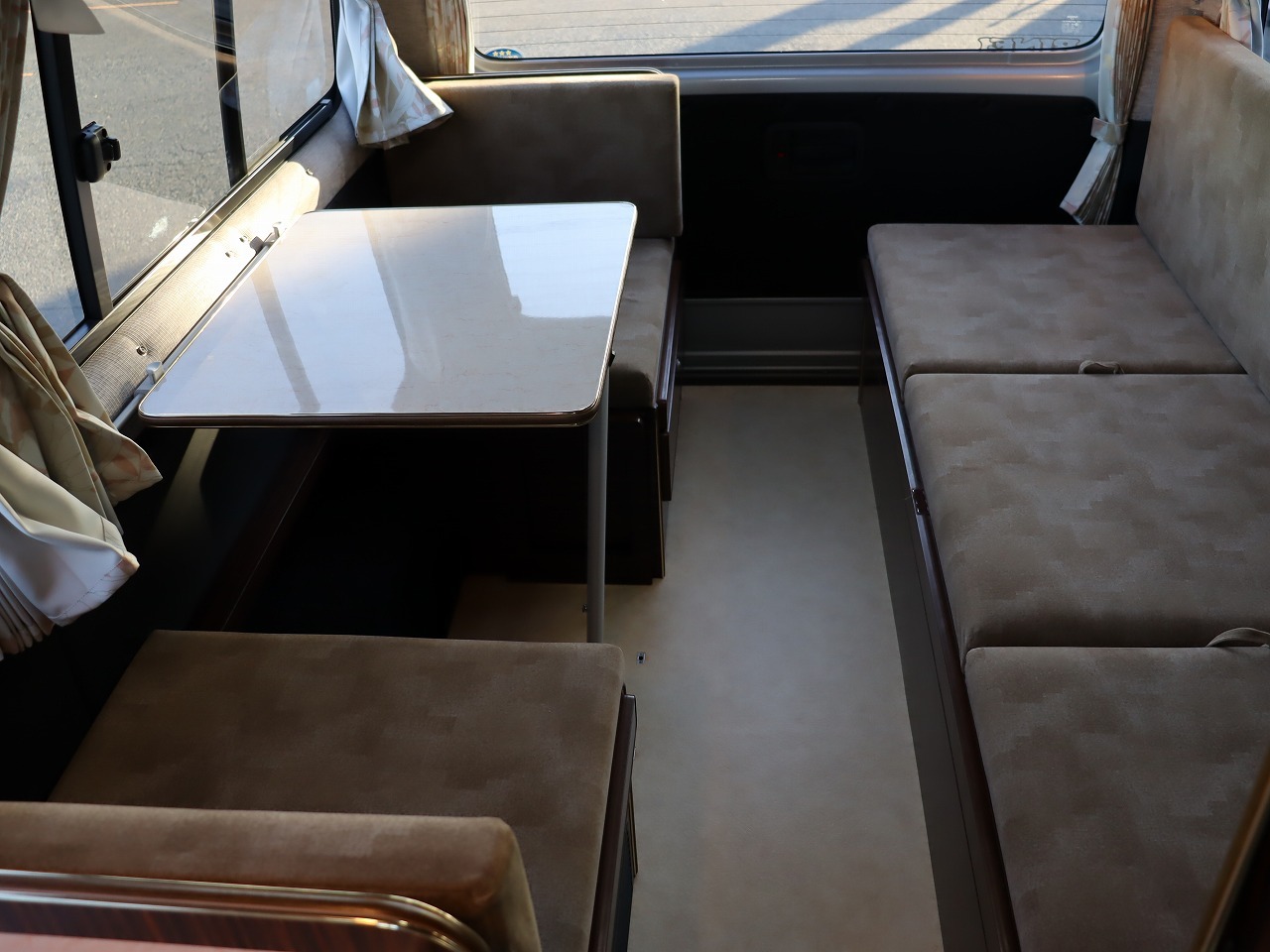 キャンピングカー バンコン ﾊｲｴｰｽ ﾘﾝｴｲ ﾊﾞｶﾝﾁｪｽﾀﾞｲﾈｯﾄ FF