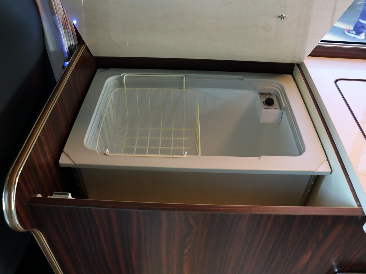 キャンピングカー バンコン ﾊｲｴｰｽ ﾘﾝｴｲ ﾊﾞｶﾝﾁｪｽﾀﾞｲﾈｯﾄ FF