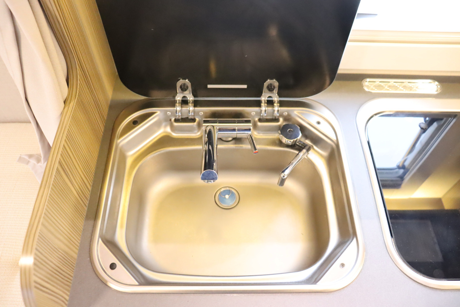 キャンピングカー キャブコン ｶﾑﾛｰﾄﾞ ﾊﾞﾝﾃｯｸ ｼﾞﾙﾉｰﾌﾞﾙ 4WD