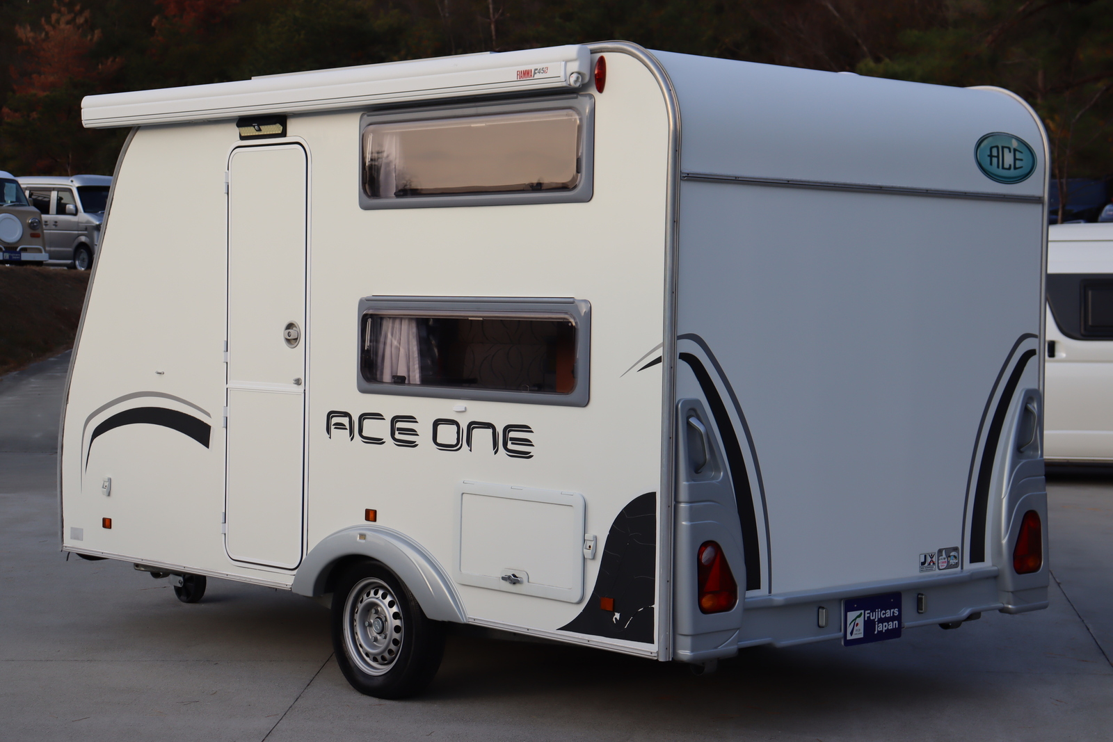 キャンピングカー トレーラー ｴｰｽｷｬﾗﾊﾞﾝ ｴｰｽ330DL