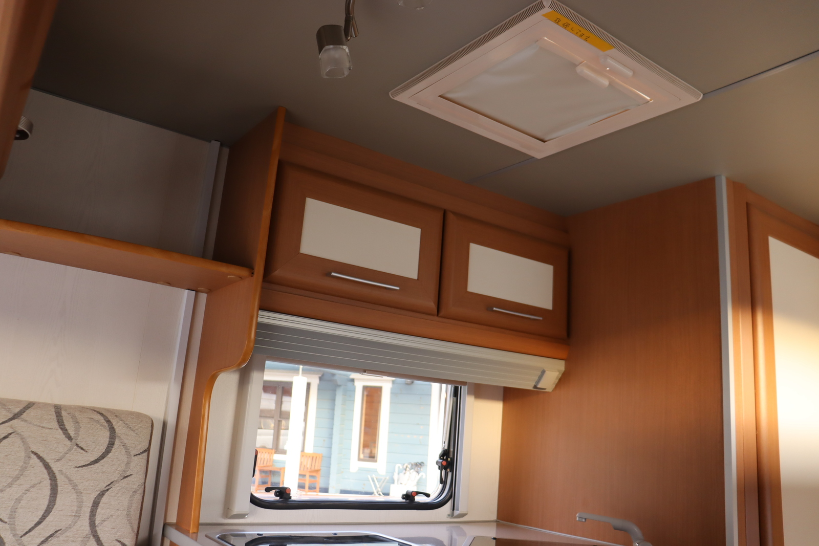 キャンピングカー トレーラー ｴｰｽｷｬﾗﾊﾞﾝ ｴｰｽ330DL