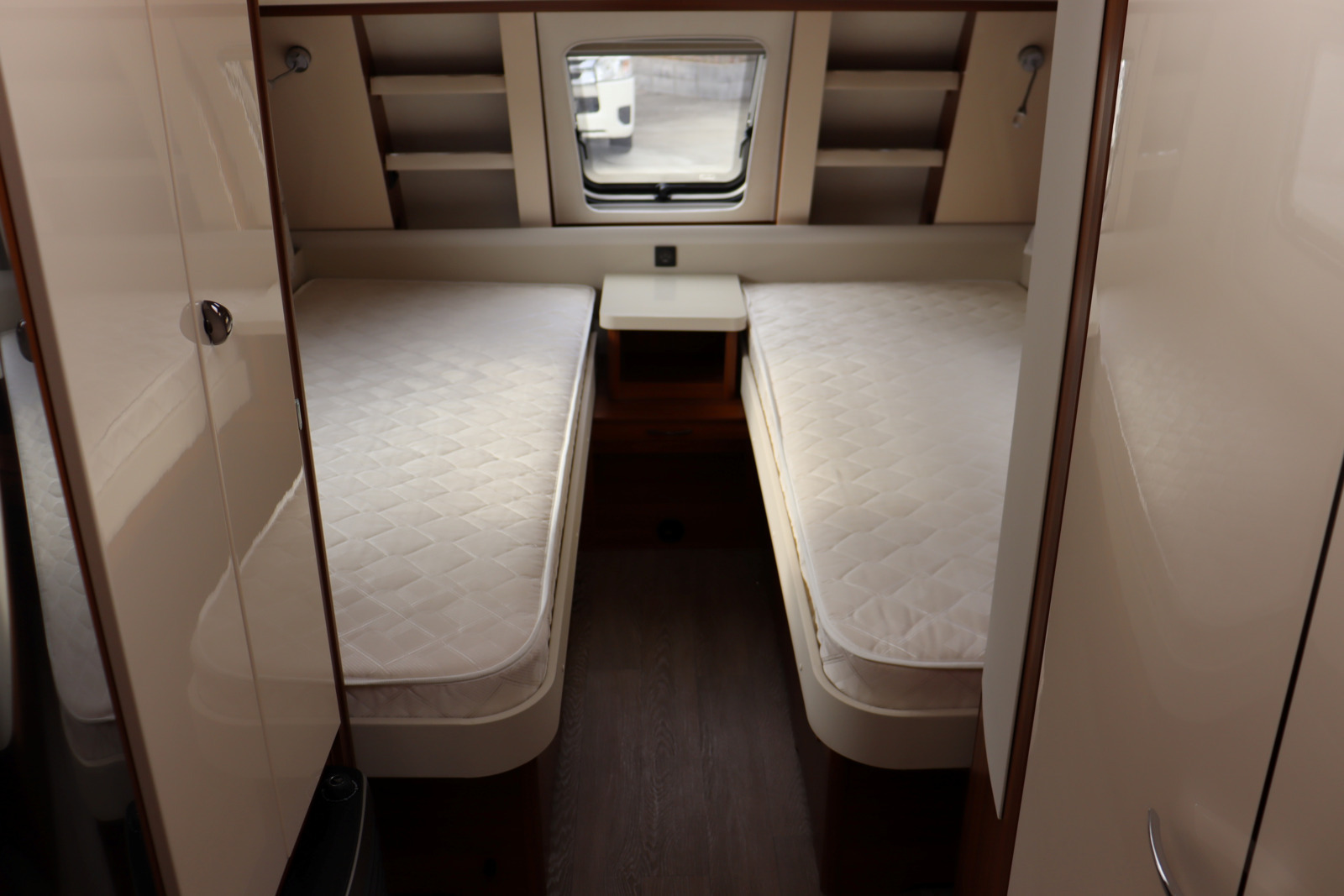 キャンピングカー トレーラー ﾎﾋﾞｰ 540ULｴｸｾﾚﾝﾄ　家庭用ｴｱｺﾝ