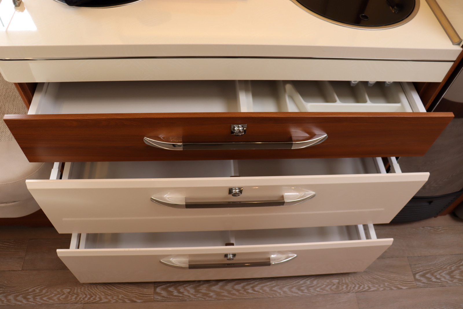 キャンピングカー トレーラー ﾎﾋﾞｰ 540ULｴｸｾﾚﾝﾄ　家庭用ｴｱｺﾝ