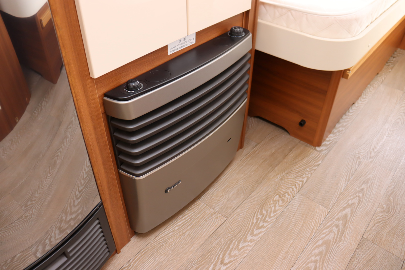 キャンピングカー トレーラー ﾎﾋﾞｰ 540ULｴｸｾﾚﾝﾄ　家庭用ｴｱｺﾝ