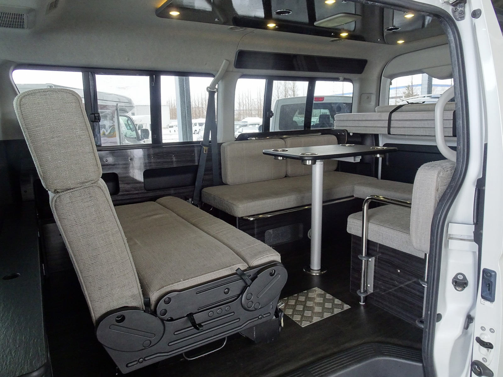 キャンピングカー バンコン ﾊｲｴｰｽ ｱﾈｯｸｽ ﾌｧﾐﾘｰﾜｺﾞﾝ 4WD