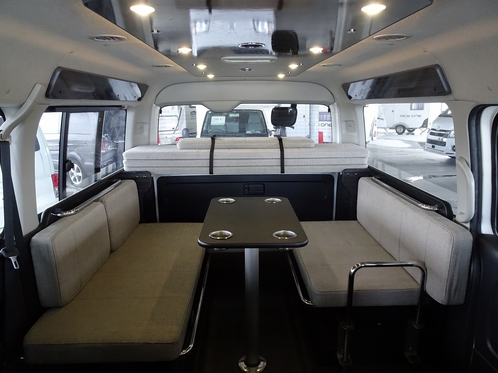 キャンピングカー バンコン ﾊｲｴｰｽ ｱﾈｯｸｽ ﾌｧﾐﾘｰﾜｺﾞﾝ 4WD