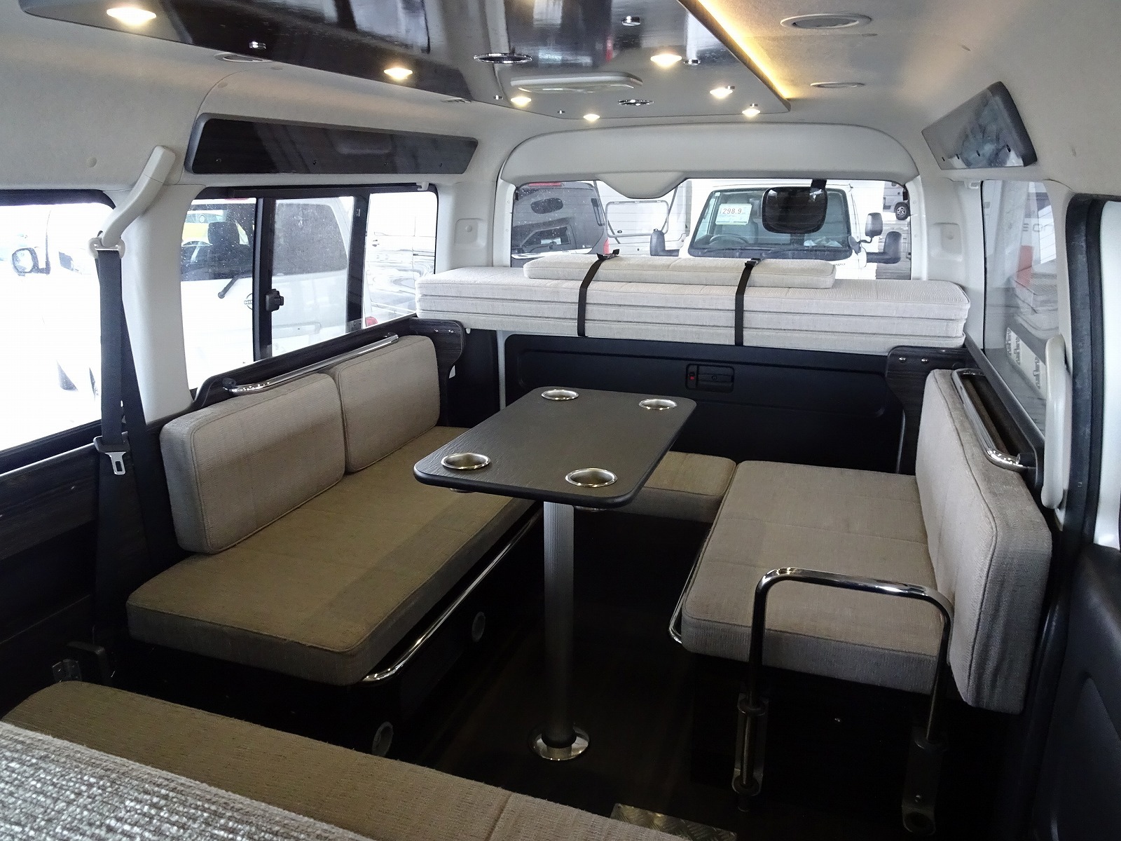 キャンピングカー バンコン ﾊｲｴｰｽ ｱﾈｯｸｽ ﾌｧﾐﾘｰﾜｺﾞﾝ 4WD