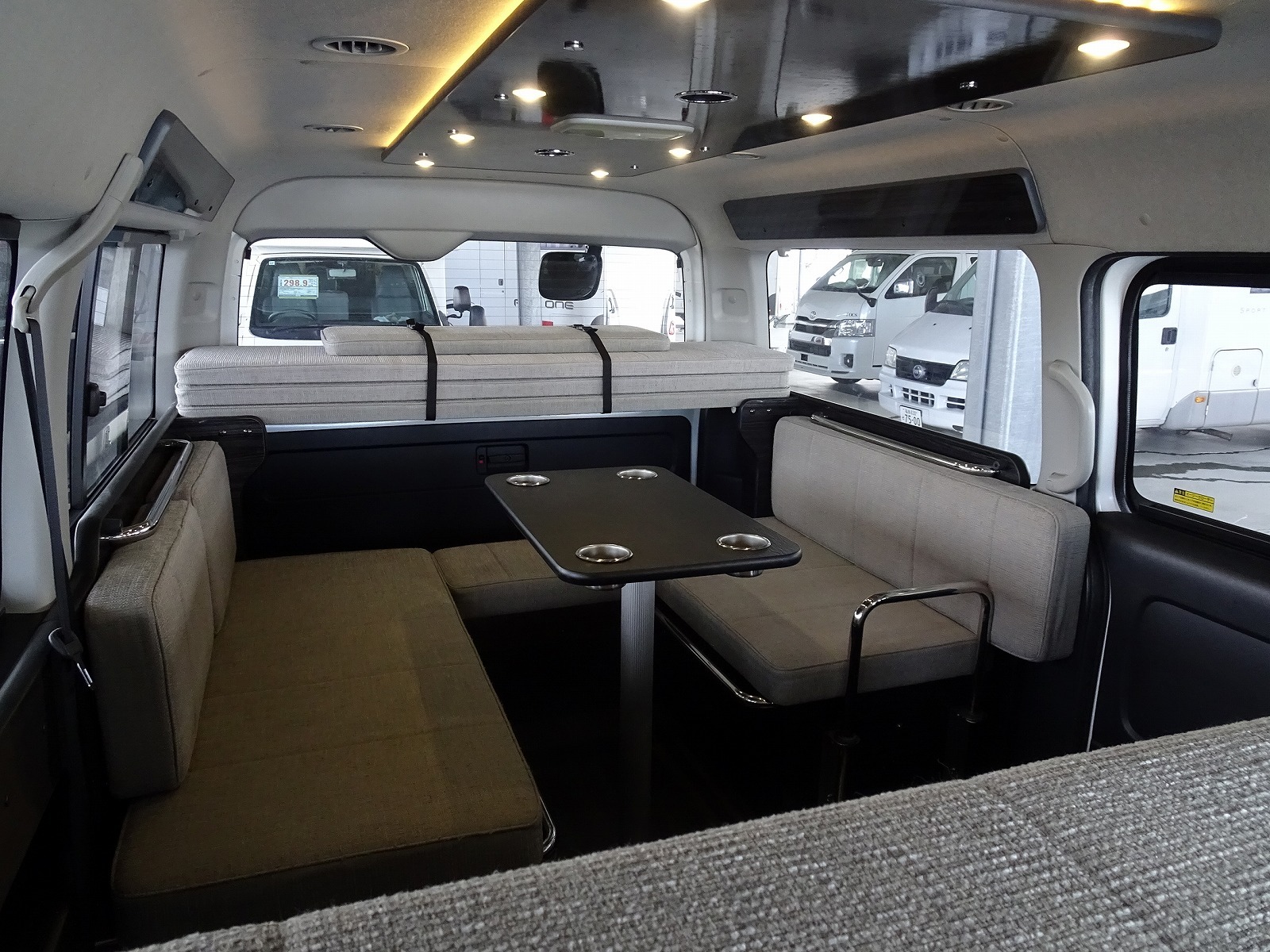 キャンピングカー バンコン ﾊｲｴｰｽ ｱﾈｯｸｽ ﾌｧﾐﾘｰﾜｺﾞﾝ 4WD