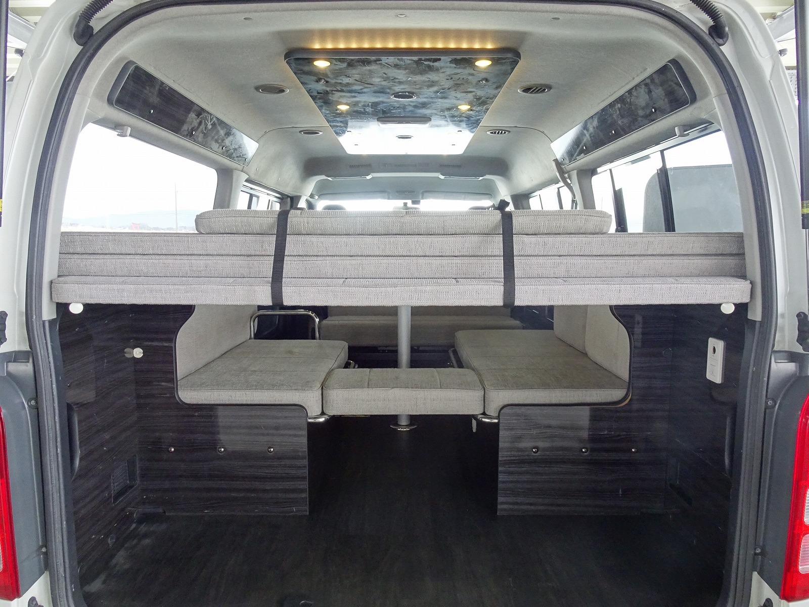 キャンピングカー バンコン ﾊｲｴｰｽ ｱﾈｯｸｽ ﾌｧﾐﾘｰﾜｺﾞﾝ 4WD