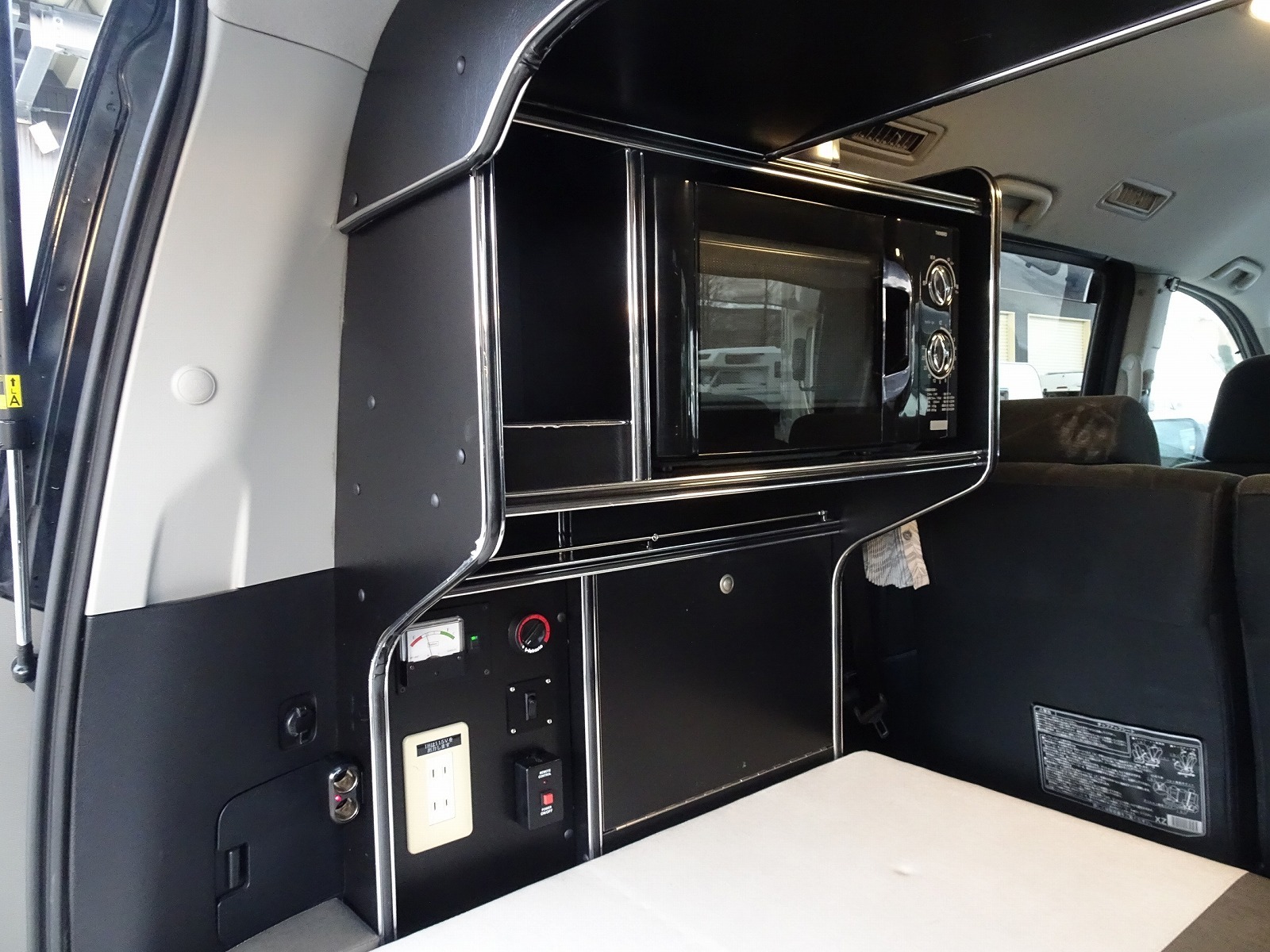 キャンピングカー バンコン ｳﾞｫｸｼｰ ﾊﾞﾝﾃｯｸ新潟 ﾗﾑ･ﾋﾞｯﾌﾟ 4WD