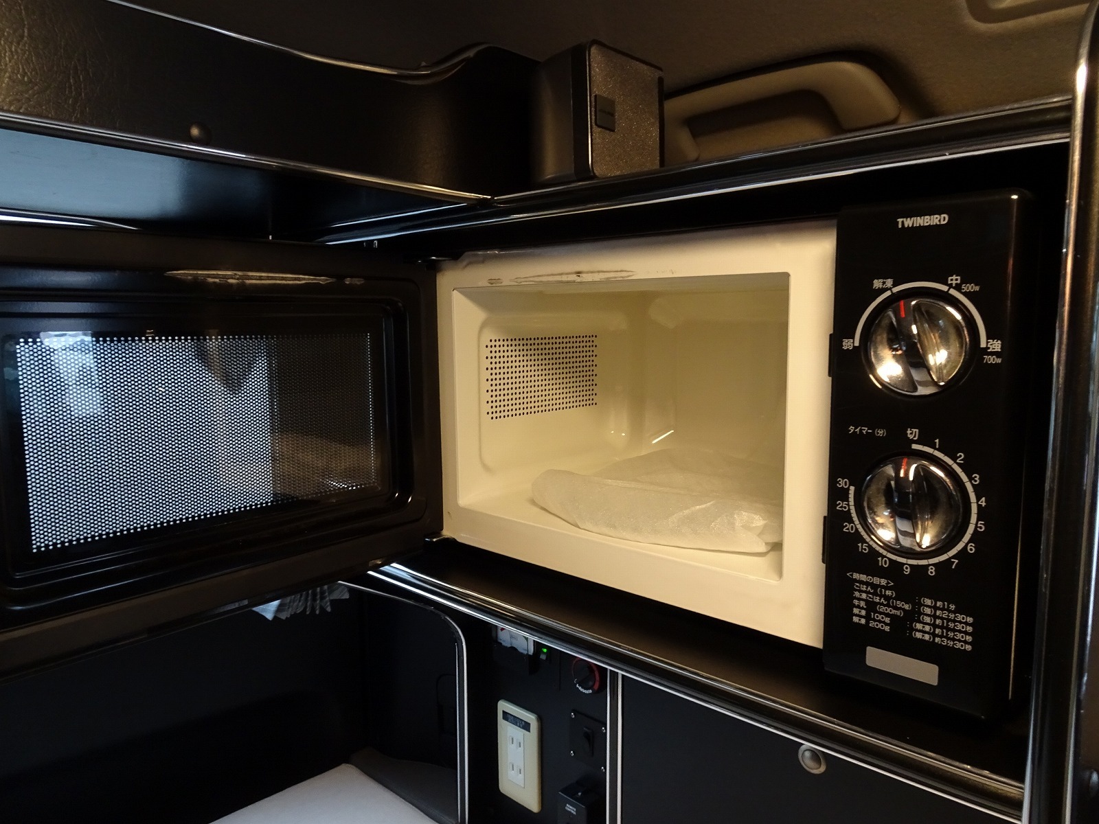 キャンピングカー バンコン ｳﾞｫｸｼｰ ﾊﾞﾝﾃｯｸ新潟 ﾗﾑ･ﾋﾞｯﾌﾟ 4WD