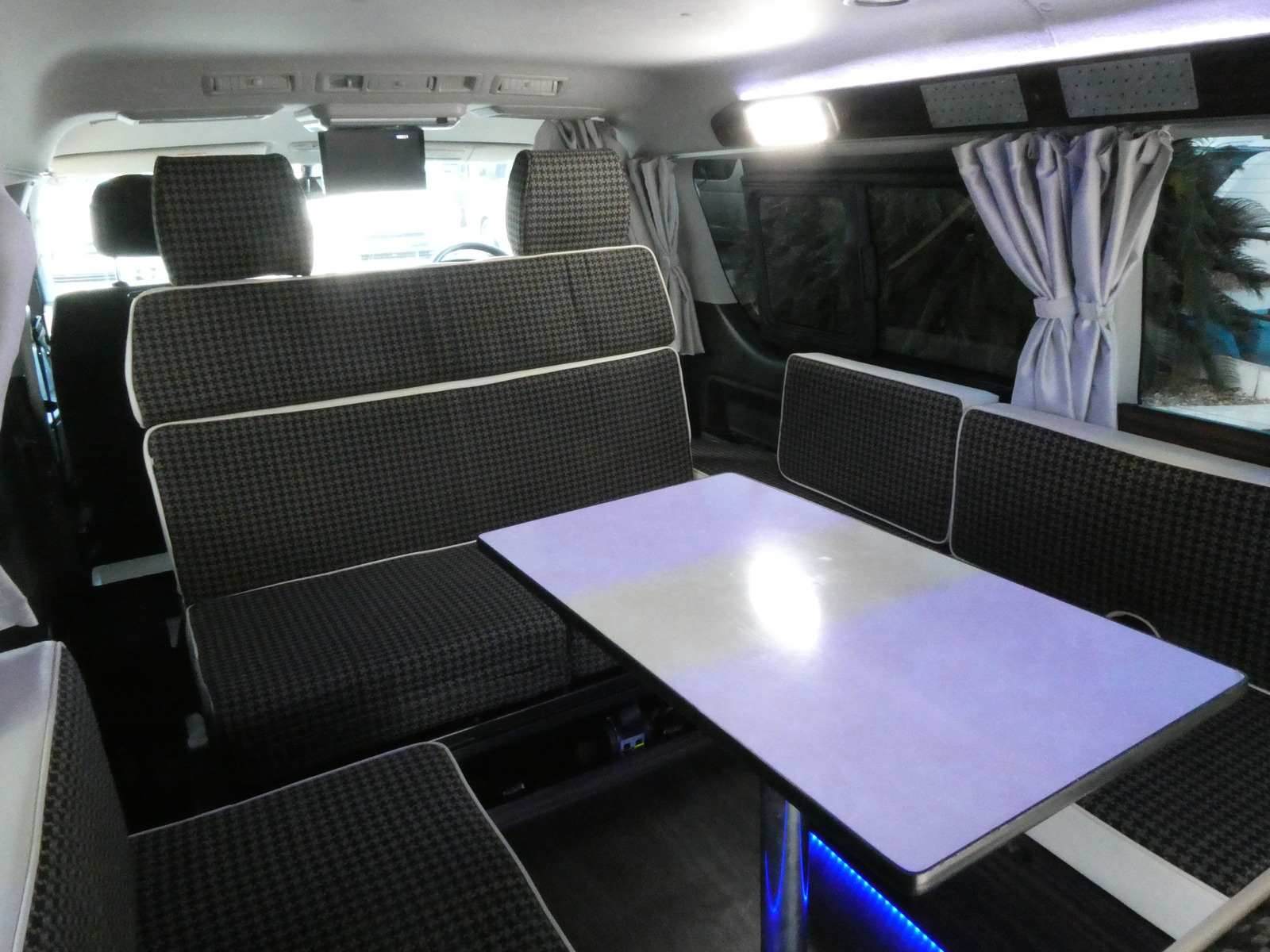 キャンピングカー バンコン ﾊｲｴｰｽ 東和 ﾂｪﾙﾄWG 4WD