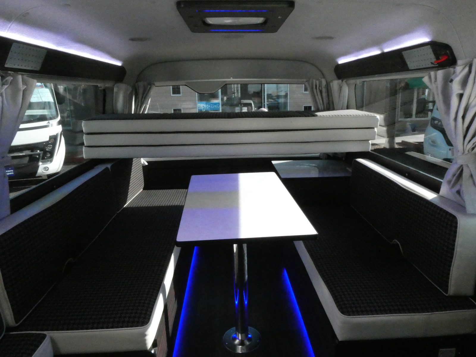 キャンピングカー バンコン ﾊｲｴｰｽ 東和 ﾂｪﾙﾄWG 4WD