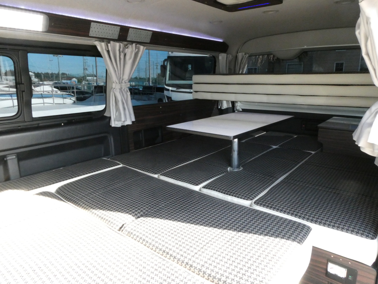 キャンピングカー バンコン ﾊｲｴｰｽ 東和 ﾂｪﾙﾄWG 4WD