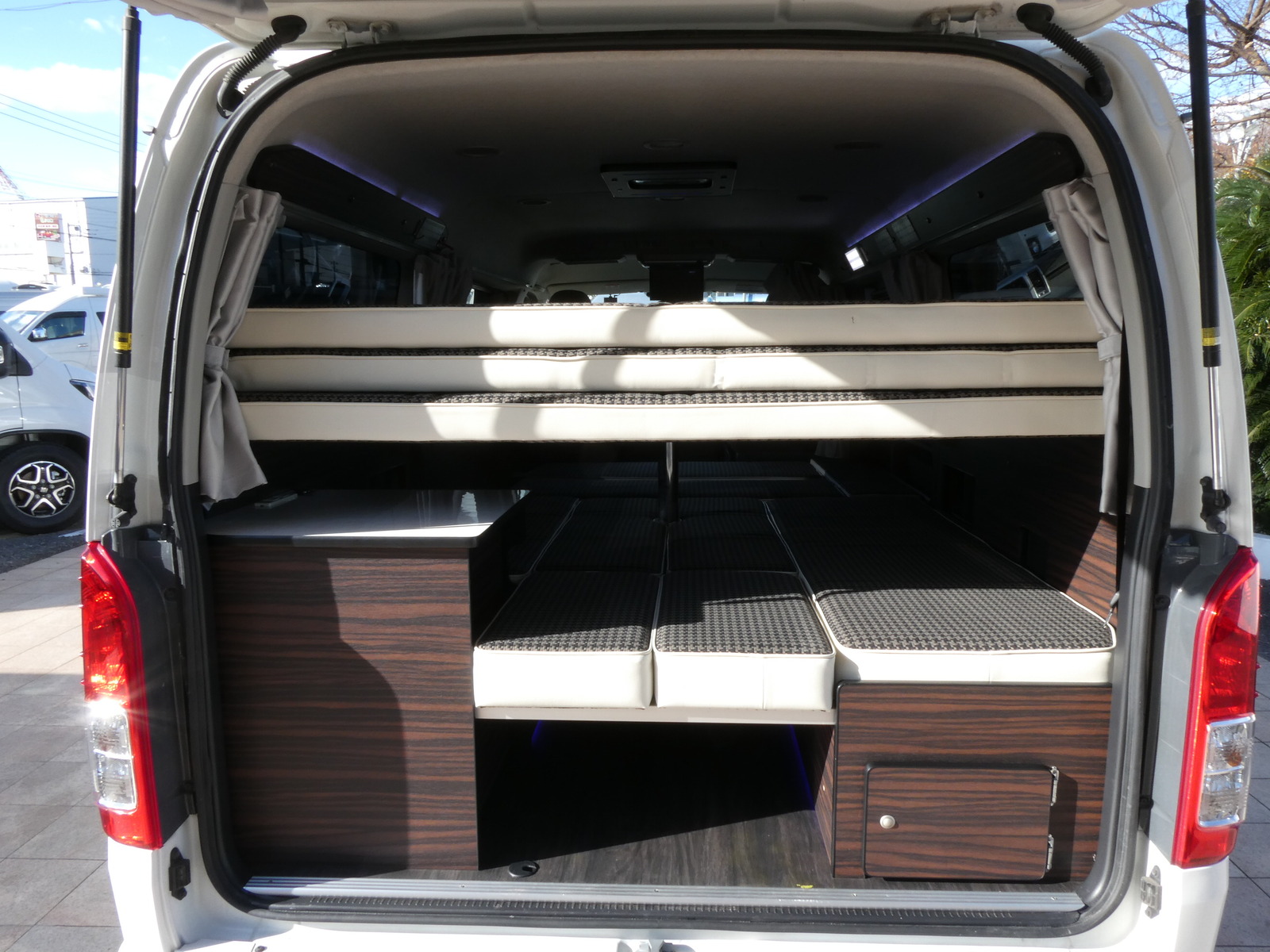 キャンピングカー バンコン ﾊｲｴｰｽ 東和 ﾂｪﾙﾄWG 4WD