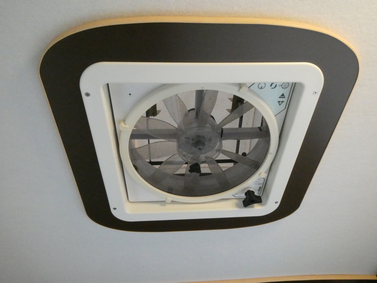 キャンピングカー タウンエース ｾｷｿｰﾎﾞﾃﾞｨ ﾄﾑ23　FFﾋｰﾀｰ　ｿｰﾗｰﾊﾟﾈﾙ