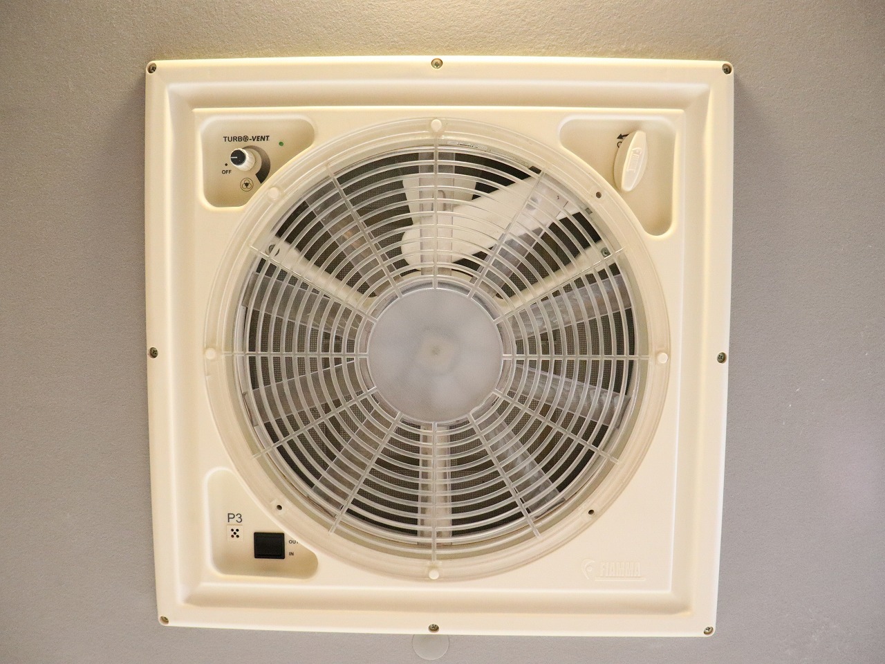 キャンピングカー バンコン ﾗｲﾄｴｰｽ ﾌﾛｯﾄﾓﾋﾞｰﾙ ｼｭﾋﾟｰﾚﾝ4WD　FF