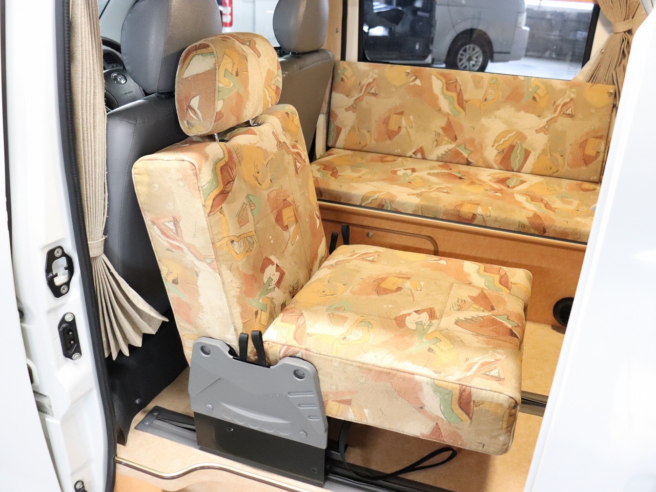 キャンピングカー バンコン ﾗｲﾄｴｰｽ ﾌﾛｯﾄﾓﾋﾞｰﾙ ｼｭﾋﾟｰﾚﾝ4WD　FF