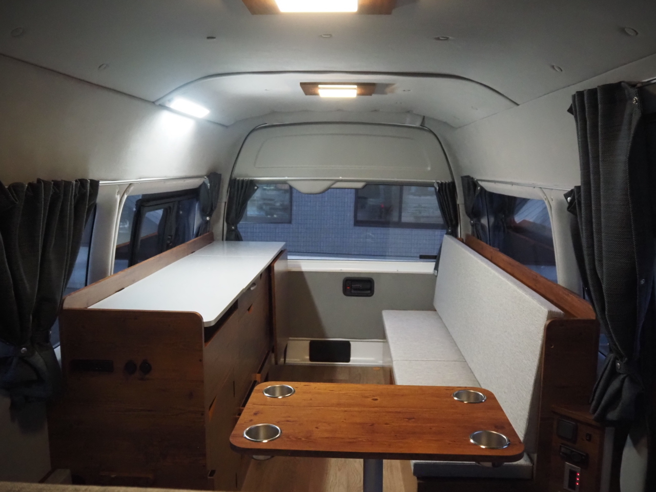 キャンピングカー バンコン ﾊｲｴｰｽ ﾌﾚｯｸｽ ｱｰﾊﾞﾝﾜｲﾙﾄﾞ 4WD