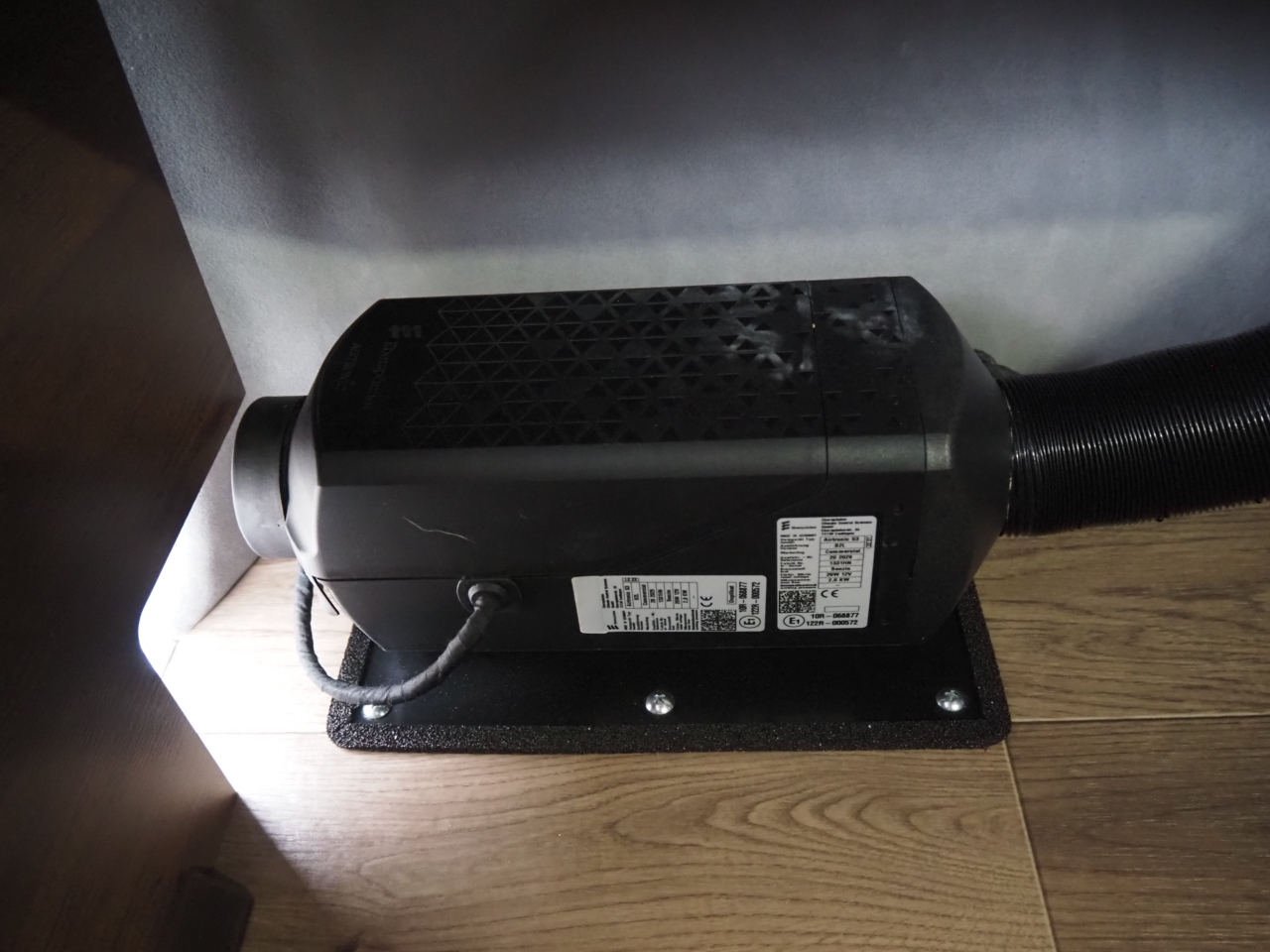 キャンピングカー バンコン ﾊｲｴｰｽ ﾌﾚｯｸｽ ｱｰﾊﾞﾝﾜｲﾙﾄﾞ 4WD