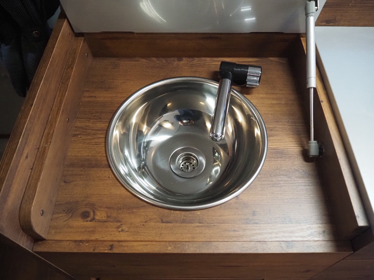 キャンピングカー バンコン ﾊｲｴｰｽ ﾌﾚｯｸｽ ｱｰﾊﾞﾝﾜｲﾙﾄﾞ 4WD