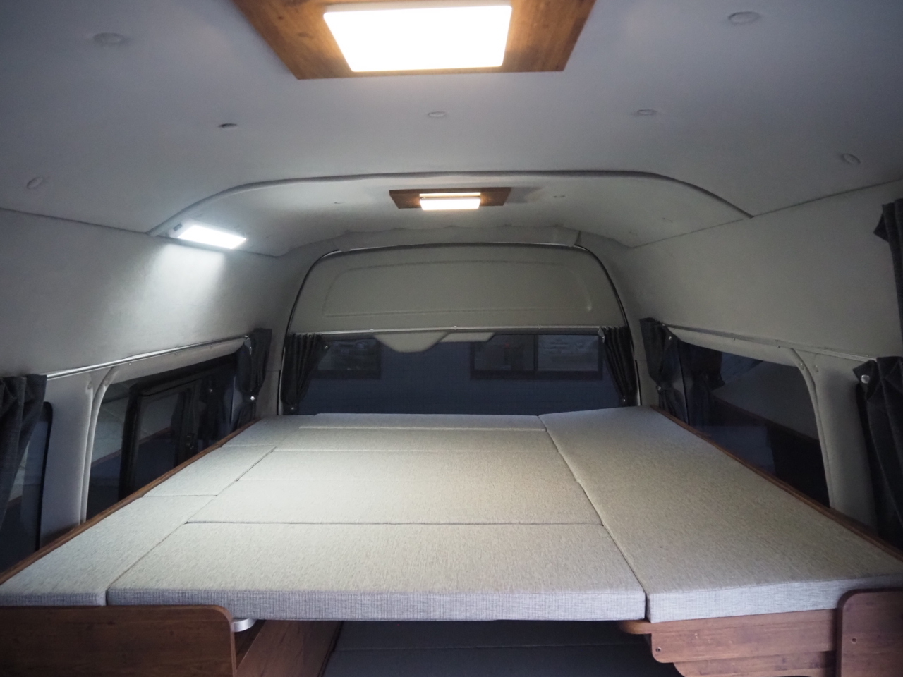 キャンピングカー バンコン ﾊｲｴｰｽ ﾌﾚｯｸｽ ｱｰﾊﾞﾝﾜｲﾙﾄﾞ 4WD