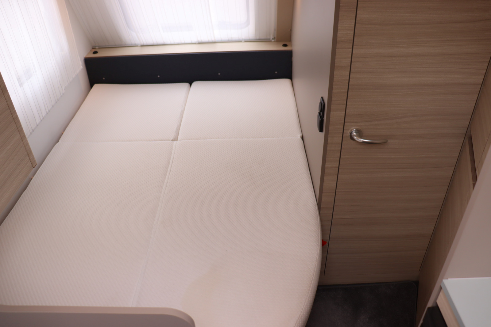 キャンピングカー トレーラー ｱﾄﾞﾘｱ ｱﾙﾃｨｱ470PK 家庭用ｴｱｺﾝ