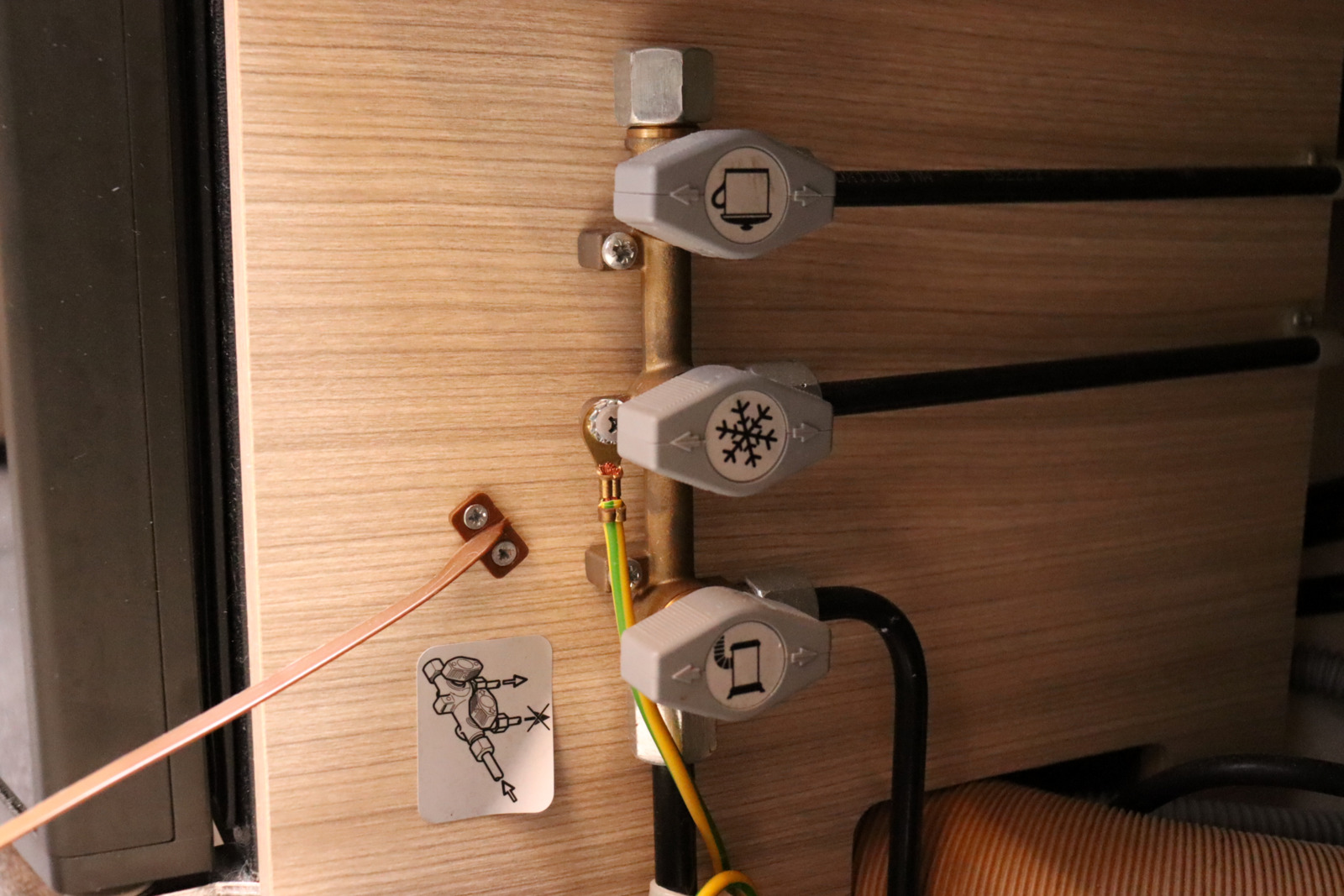 キャンピングカー トレーラー ｱﾄﾞﾘｱ ｱﾙﾃｨｱ470PK 家庭用ｴｱｺﾝ