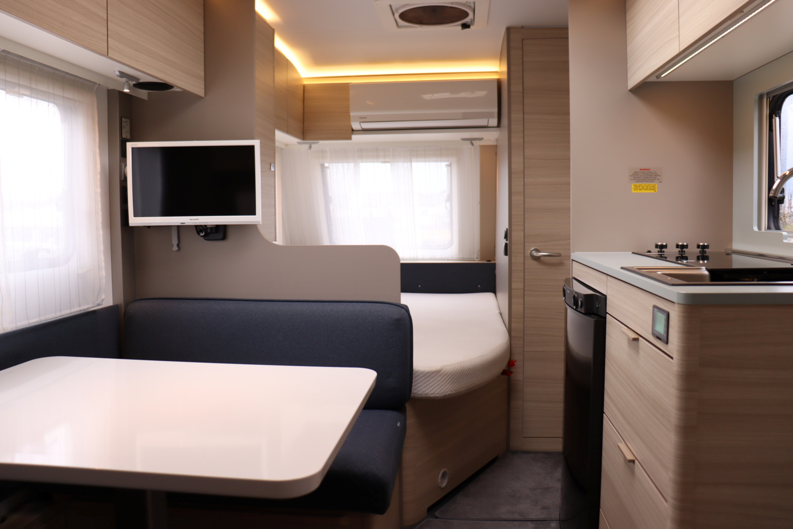 キャンピングカー トレーラー ｱﾄﾞﾘｱ ｱﾙﾃｨｱ470PK 家庭用ｴｱｺﾝ