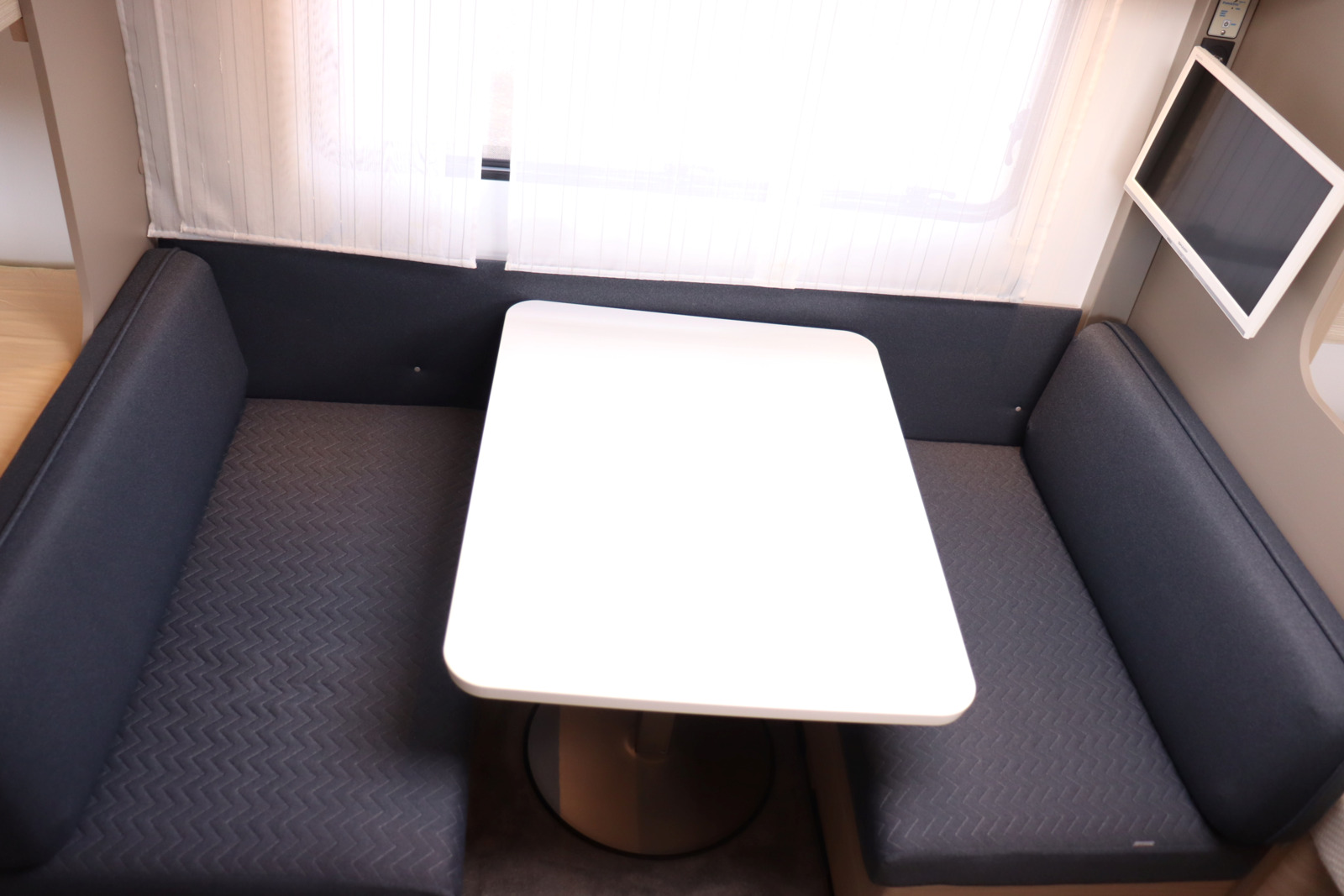 キャンピングカー トレーラー ｱﾄﾞﾘｱ ｱﾙﾃｨｱ470PK 家庭用ｴｱｺﾝ