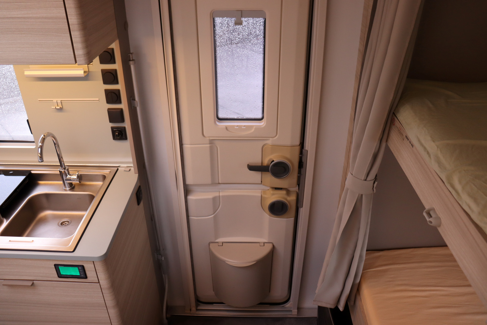 キャンピングカー トレーラー ｱﾄﾞﾘｱ ｱﾙﾃｨｱ470PK 家庭用ｴｱｺﾝ