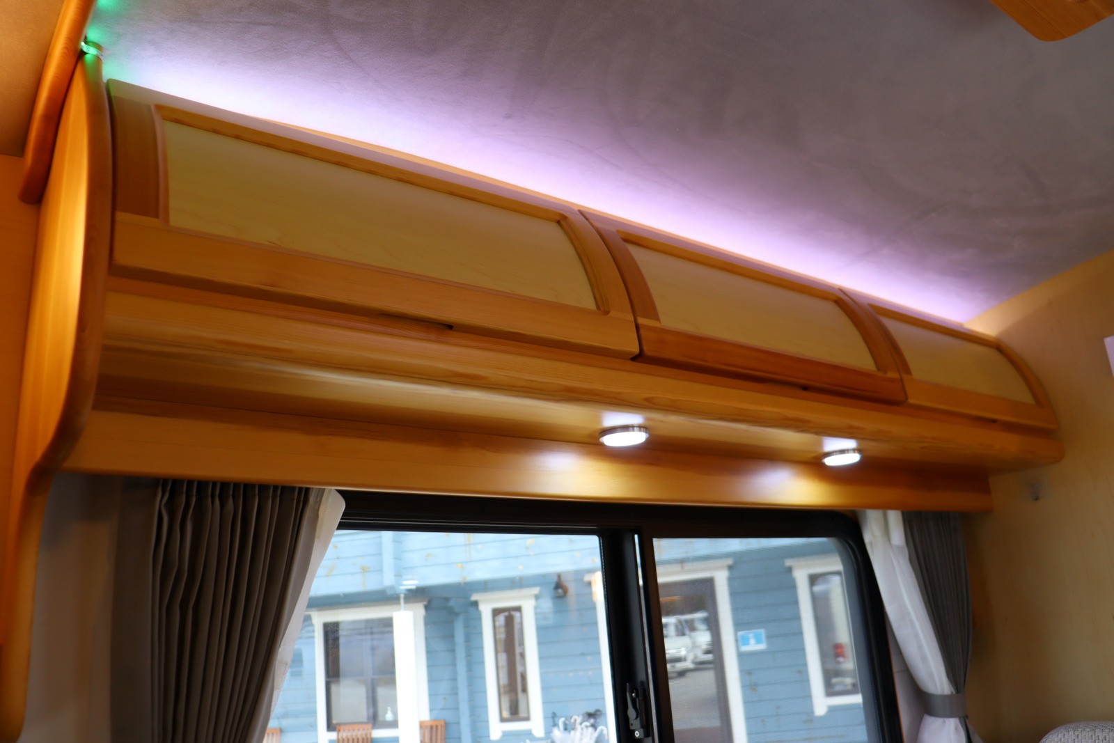 キャンピングカー キャブコン ﾀｳﾝｴｰｽ AtoZ ｱﾚﾝ