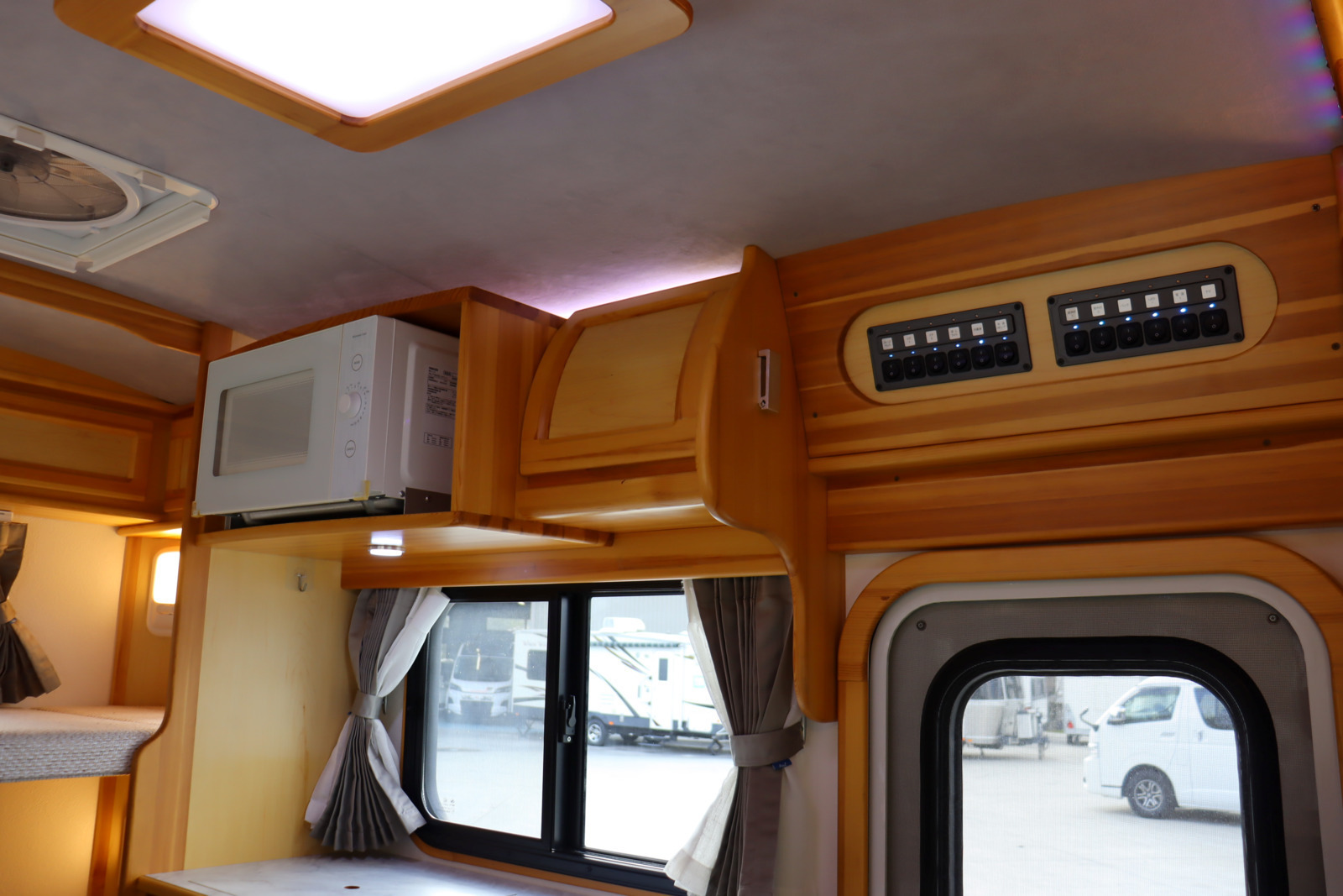 キャンピングカー キャブコン ﾀｳﾝｴｰｽ AtoZ ｱﾚﾝ