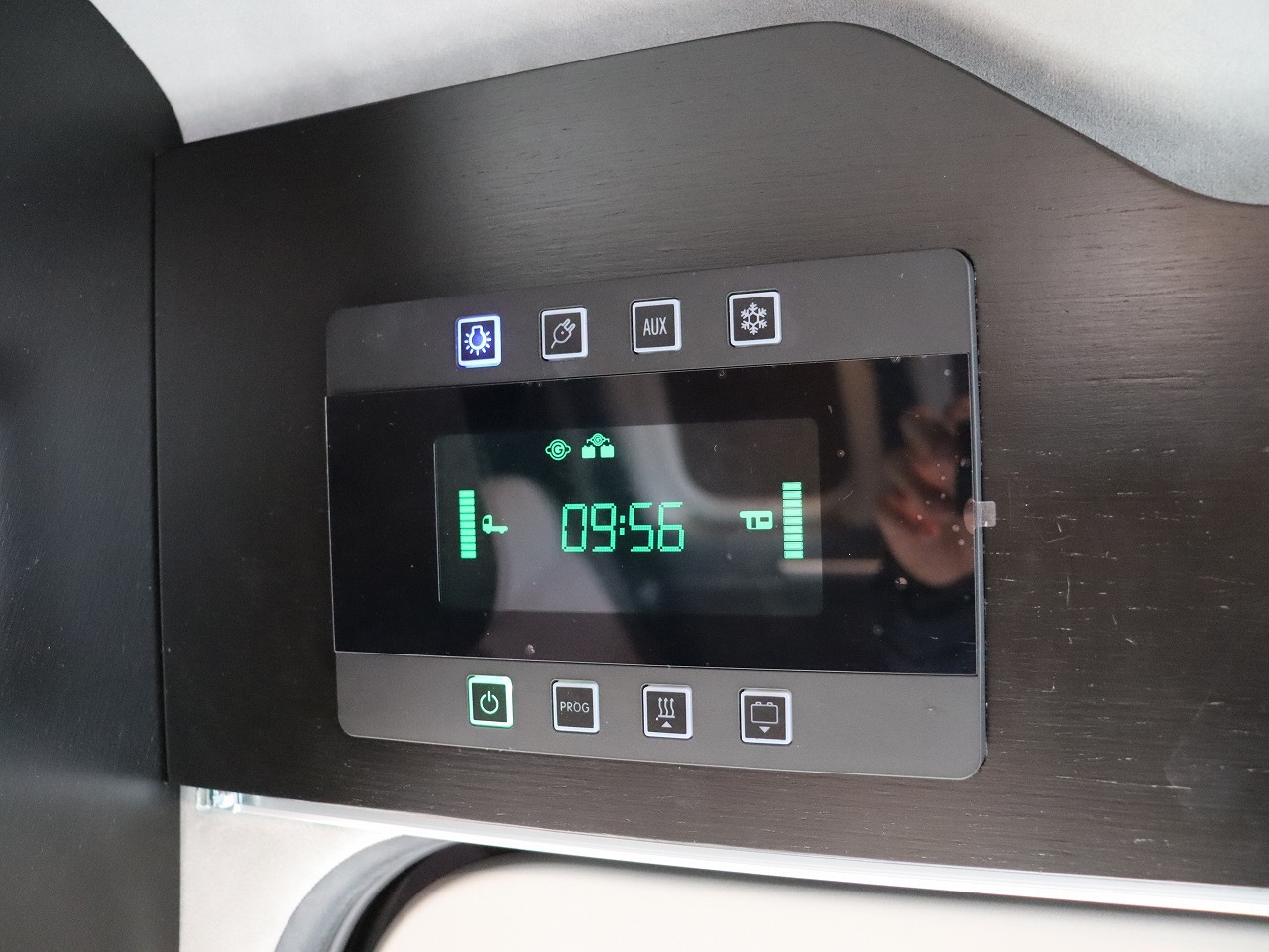 キャンピングカー バンコン NV350ｷｬﾗﾊﾞﾝ ﾄｲﾌｧｸﾄﾘｰ GT 軽油4WD