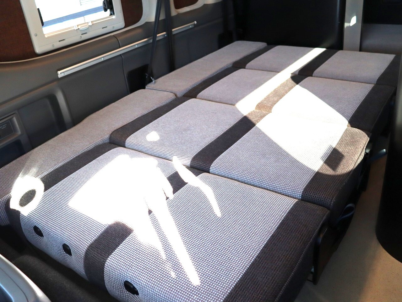 キャンピングカー バンコン NV350ｷｬﾗﾊﾞﾝ ﾄｲﾌｧｸﾄﾘｰ GT 軽油4WD