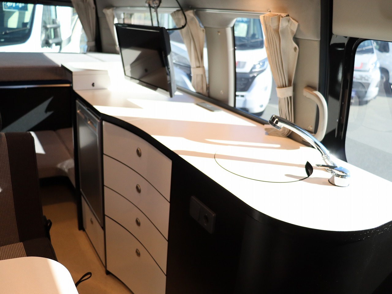 キャンピングカー バンコン NV350ｷｬﾗﾊﾞﾝ ﾄｲﾌｧｸﾄﾘｰ GT 軽油4WD