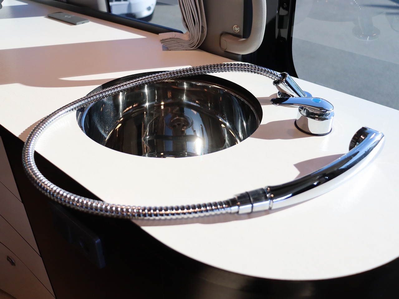 キャンピングカー バンコン NV350ｷｬﾗﾊﾞﾝ ﾄｲﾌｧｸﾄﾘｰ GT 軽油4WD