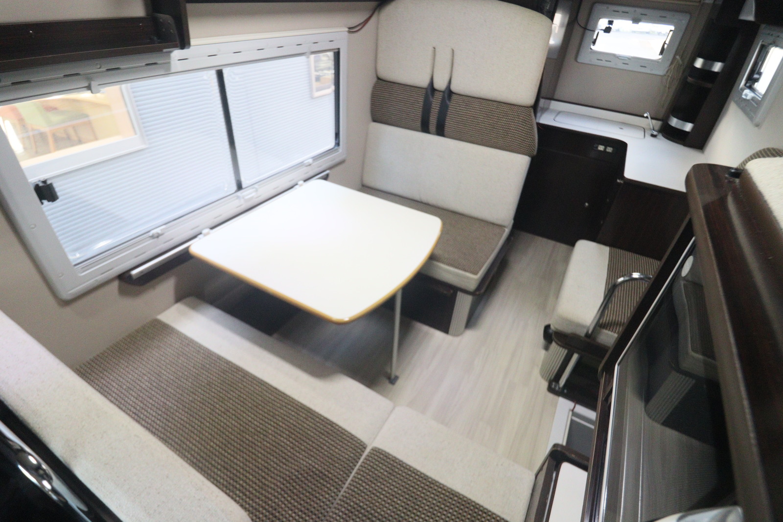 キャンピングカー キャブコン ﾎﾞﾝｺﾞ ﾛｰﾀｽRV ﾏﾝﾎﾞｳｲﾌﾞ 家庭用ｴｱｺﾝ