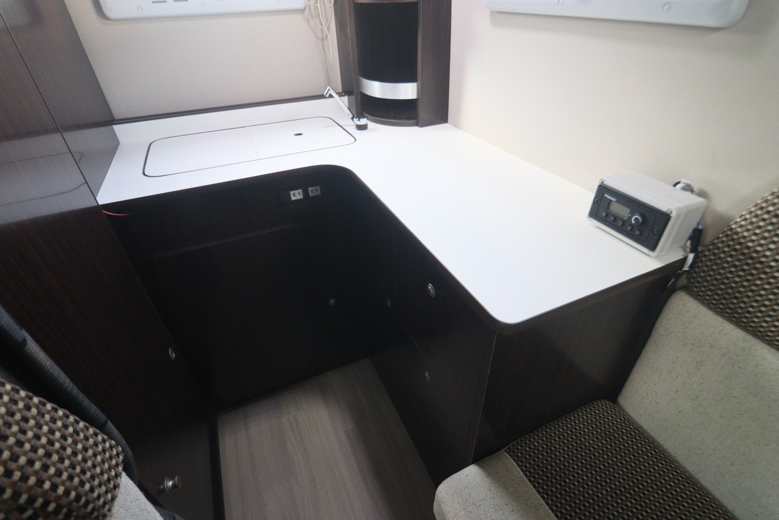 キャンピングカー キャブコン ﾎﾞﾝｺﾞ ﾛｰﾀｽRV ﾏﾝﾎﾞｳｲﾌﾞ 家庭用ｴｱｺﾝ