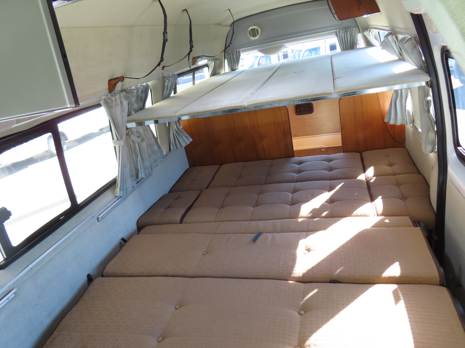 キャンピングカー バンコン ﾊｲｴｰｽ ﾋﾞｰｸﾙ ﾍﾞｯｾﾙ 冷蔵庫 天吊ﾓﾆﾀｰ